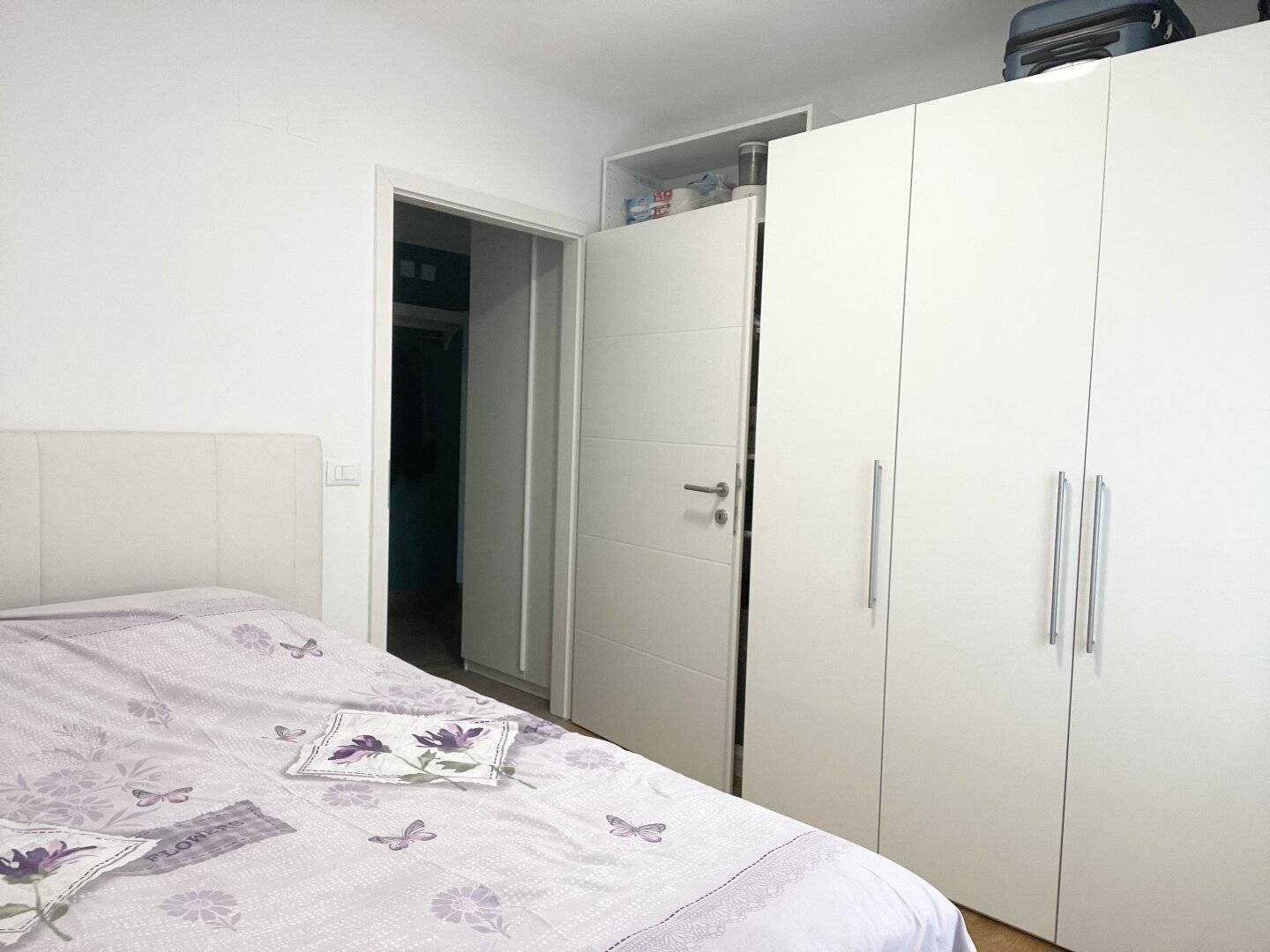 Central location Completely renovated Ideal for couples, investors and singles