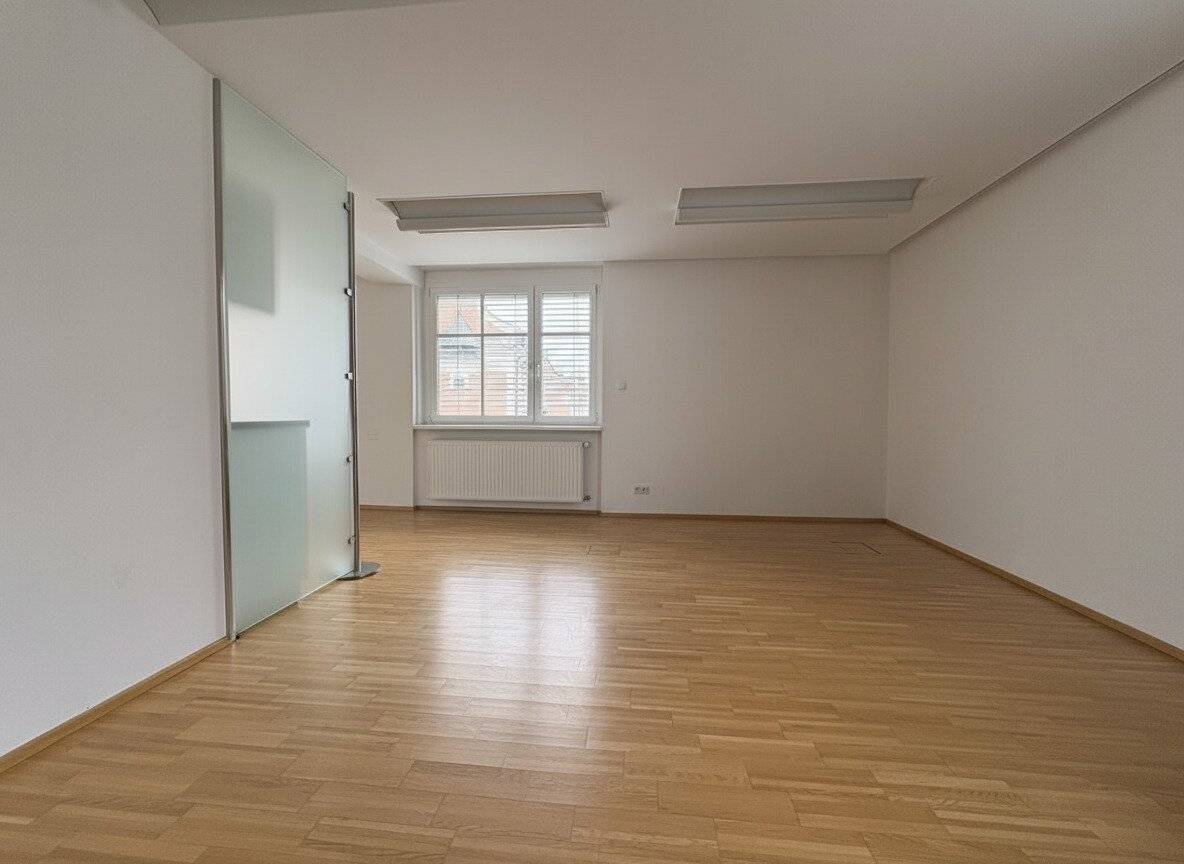 Air-conditioned office or practice space in the best central location