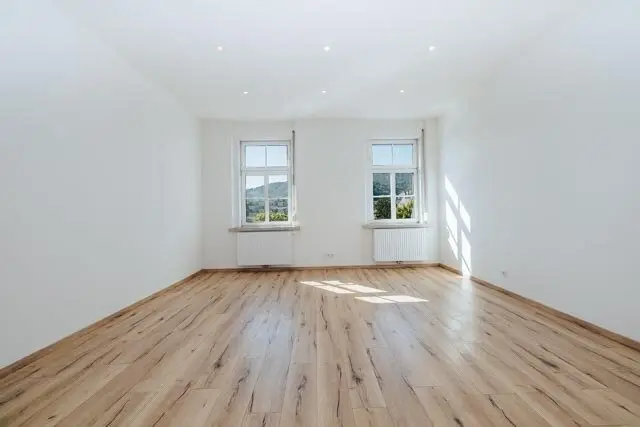 TRAIN STATION NEAR LOCATION I BALCONY I COMPLETELY RENOVATED I 3RD FLOOR WITH ELEVATOR I BRIGHT & FRIENDLY I MODERN BATHROOM WITH LEVEL ACCESS SHOWER I PROJECT LIVING