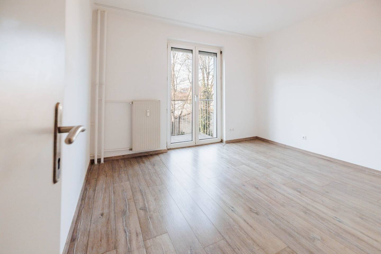 WOW I RENOVATED I BALCONY I NEAR LENDPLATZ I BATHTUB I MODERN DESIGN I PETS ALLOWED I QUIET LOCATION I PROJEKT WOHNEN