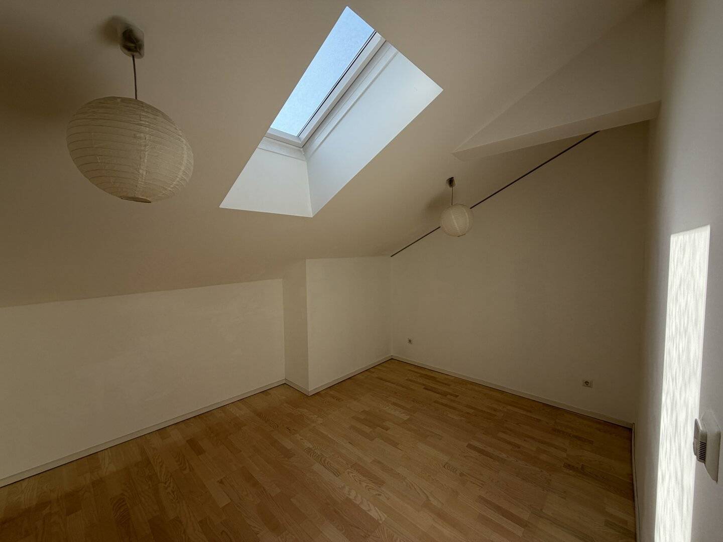 Dachterrassenwohnung mit möblierter Küche im Stadtzentrum von Ried