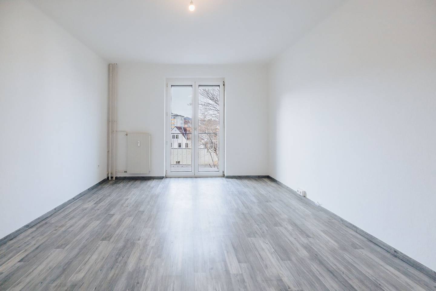 WOW I BALKON I NÄHE LENDPLATZ I BADEWANNE I MODERNER SCHNITT I HAUSTIERE ERLAUBT I RUHIGE LAGE I PROJEKT WOHNEN