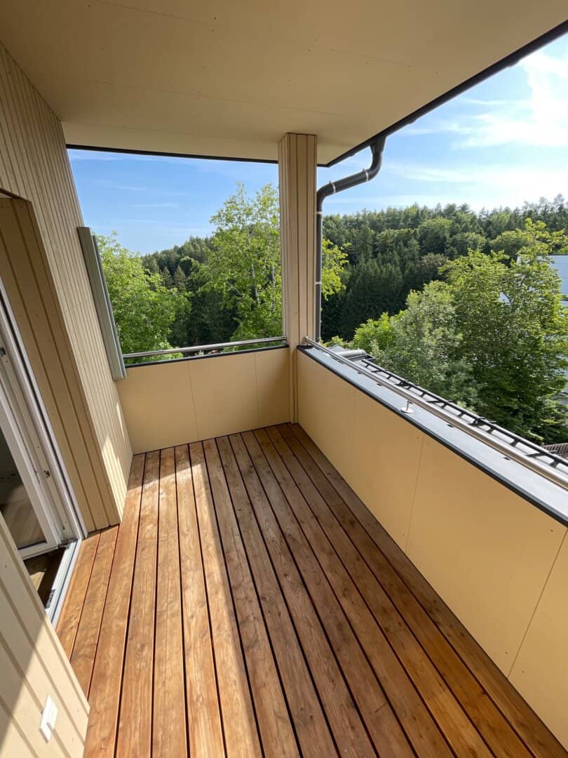 Like new cozy 2 room apartment with loggia, furnished kitchen and carport parking space in Maria Schmolln