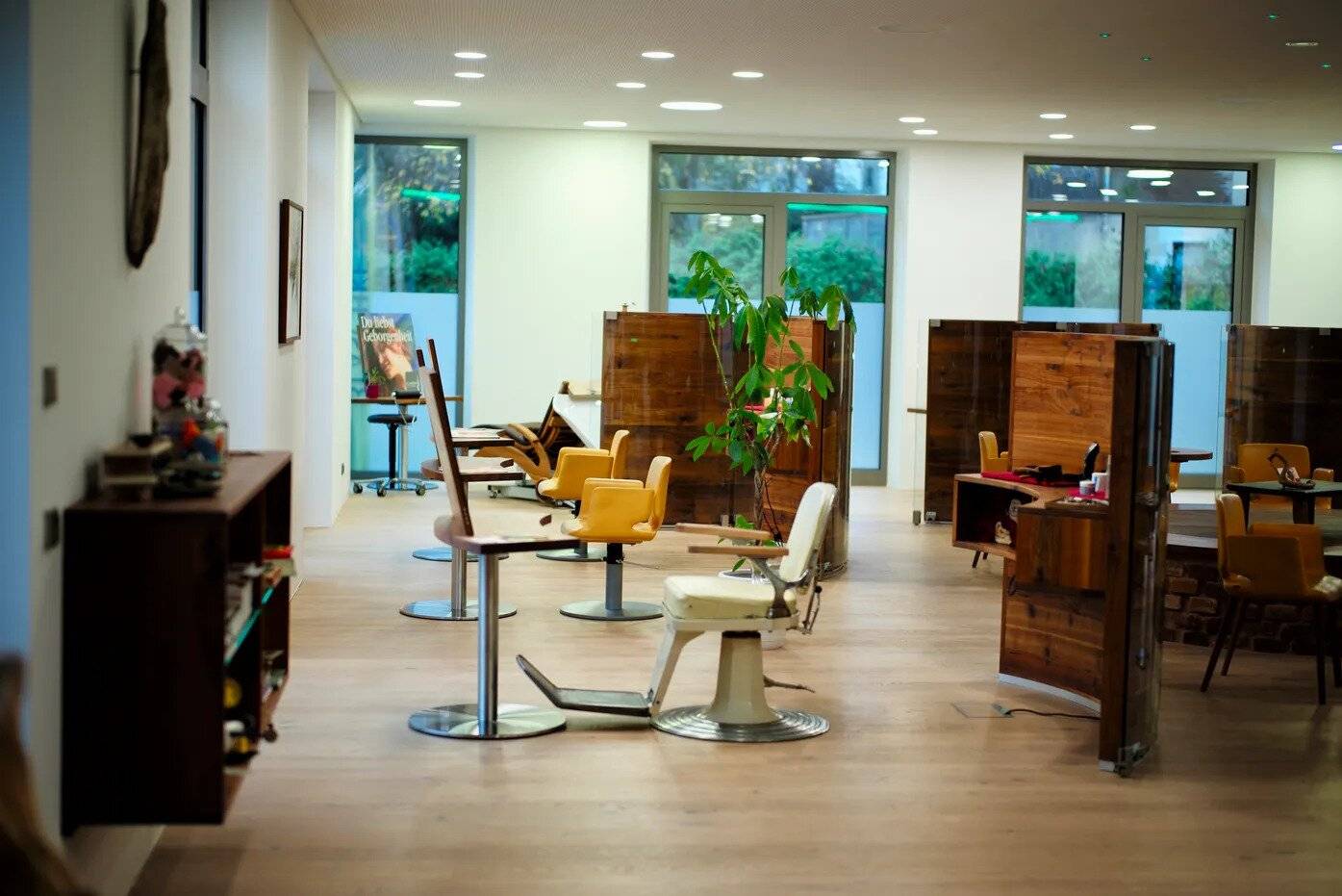 Bestens eingeführter Friseursalon in Ried im Innkreis - kurzfristige Anmietung oder Pacht möglich!