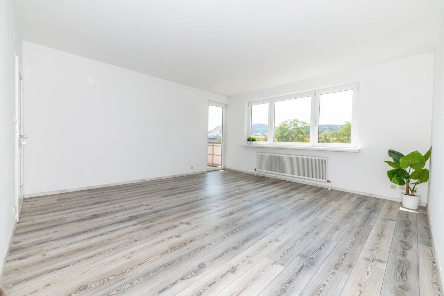 Top family apartment I 5 rooms I 2 loggias I elevator I separate kitchen I dreamlike view I Leoben I available now I PROJEKT WOHNEN