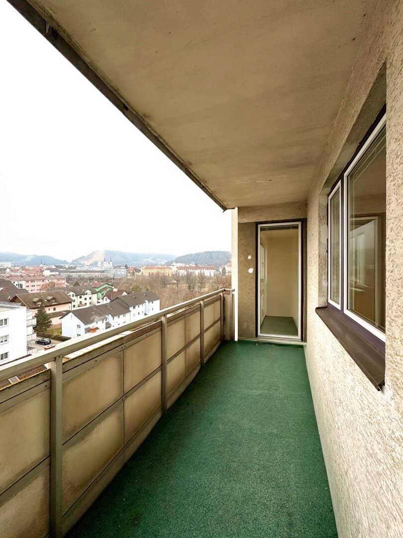 Bright owner-occupied apartment with loggia I quiet view location I 6th floor with wide view I Projekt Wohnen