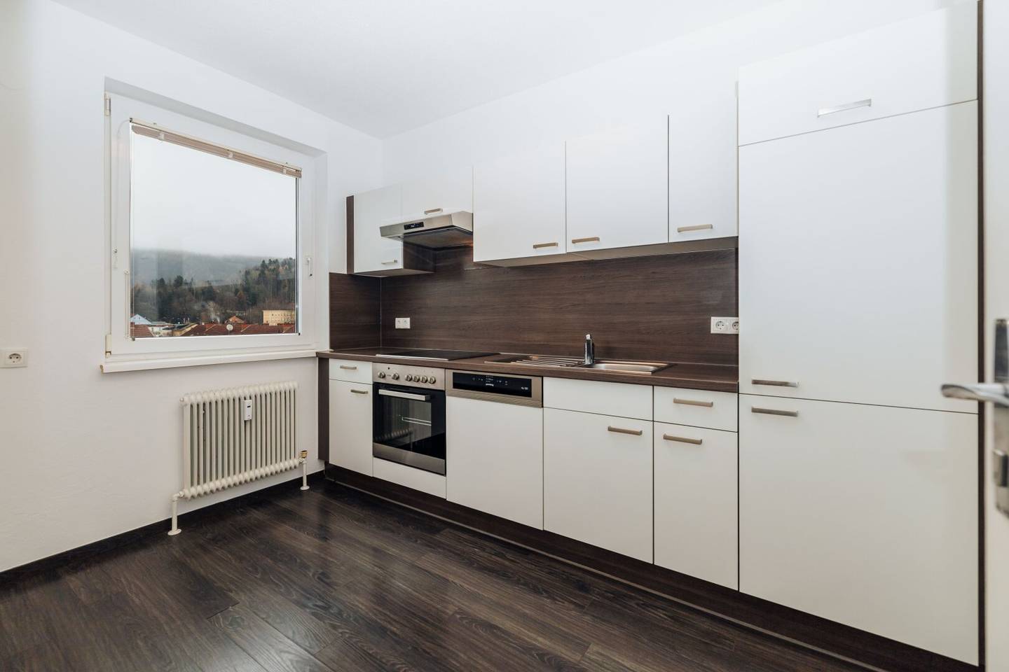 Bright owner-occupied apartment with loggia I quiet view location I 6th floor with wide view I Projekt Wohnen