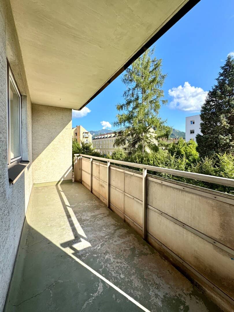 Renovation project with potential directly on the Mur | South facing loggia | Elevator | Quiet location | Project living