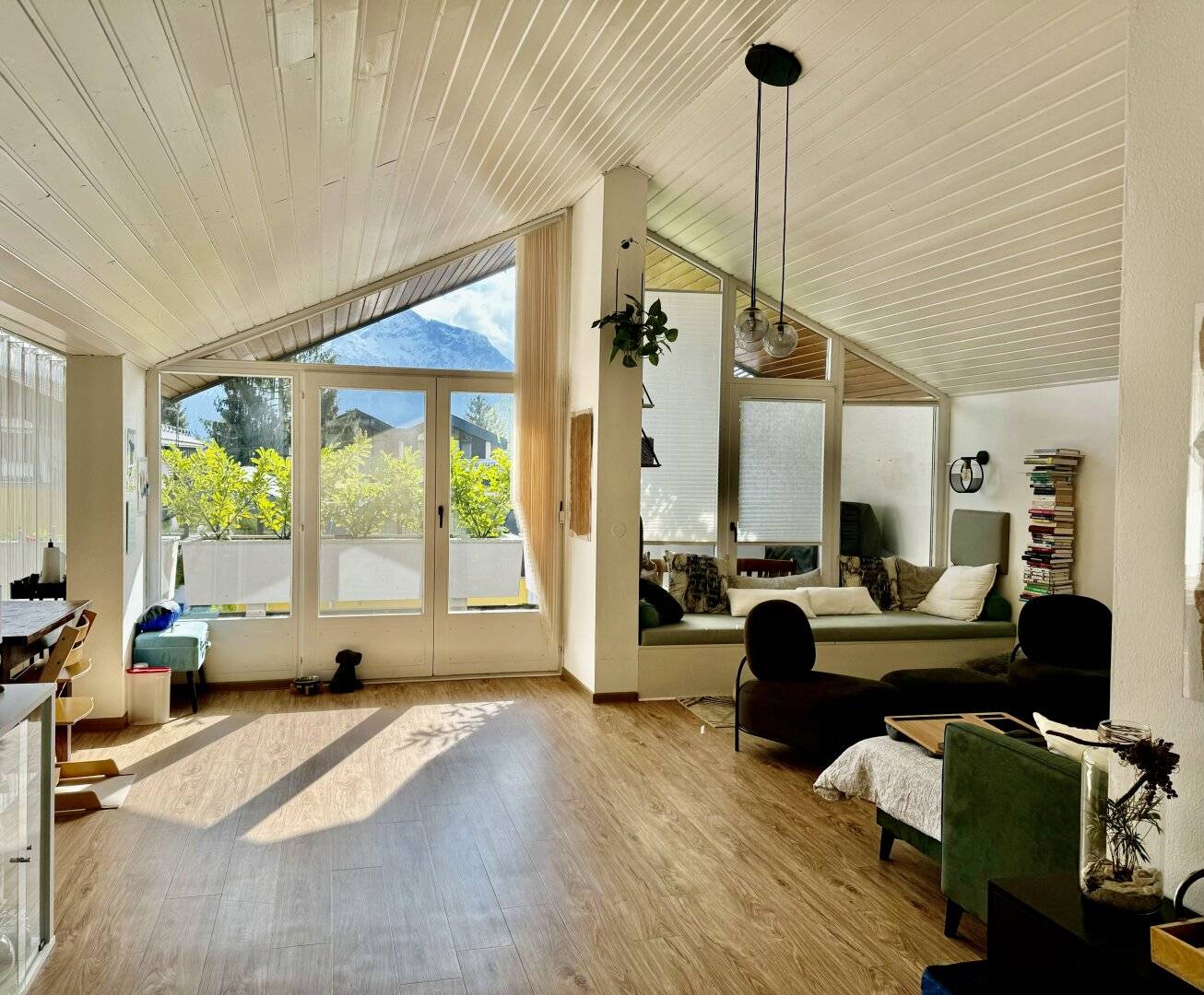 Exklusive Dachgeschosswohnung in Elsbethen – Modern saniert mit Süd-Balkon & Stadtnähe