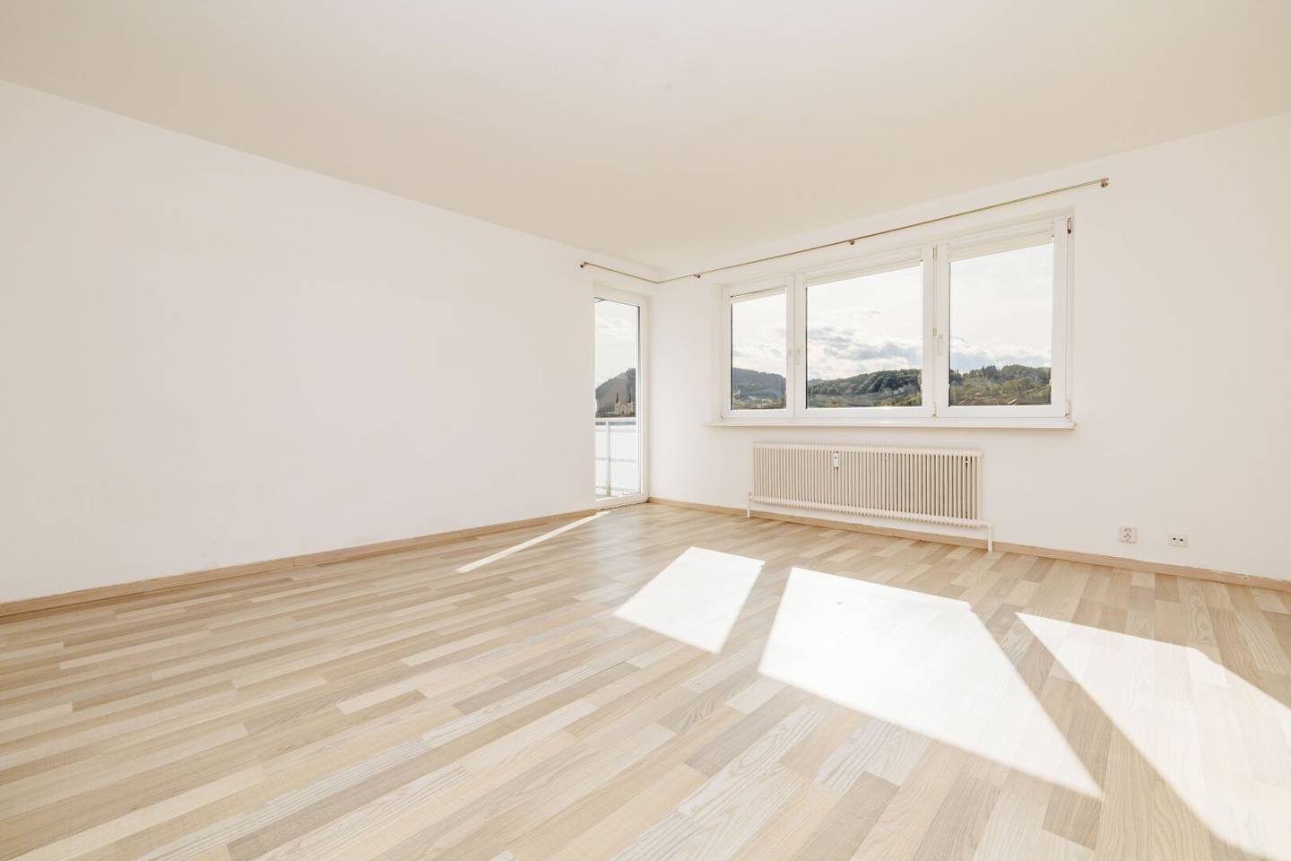 Two loggias, five rooms, family apartment, elevator, separate kitchen, dream view, Leoben, available immediately, Projekt Wohnen