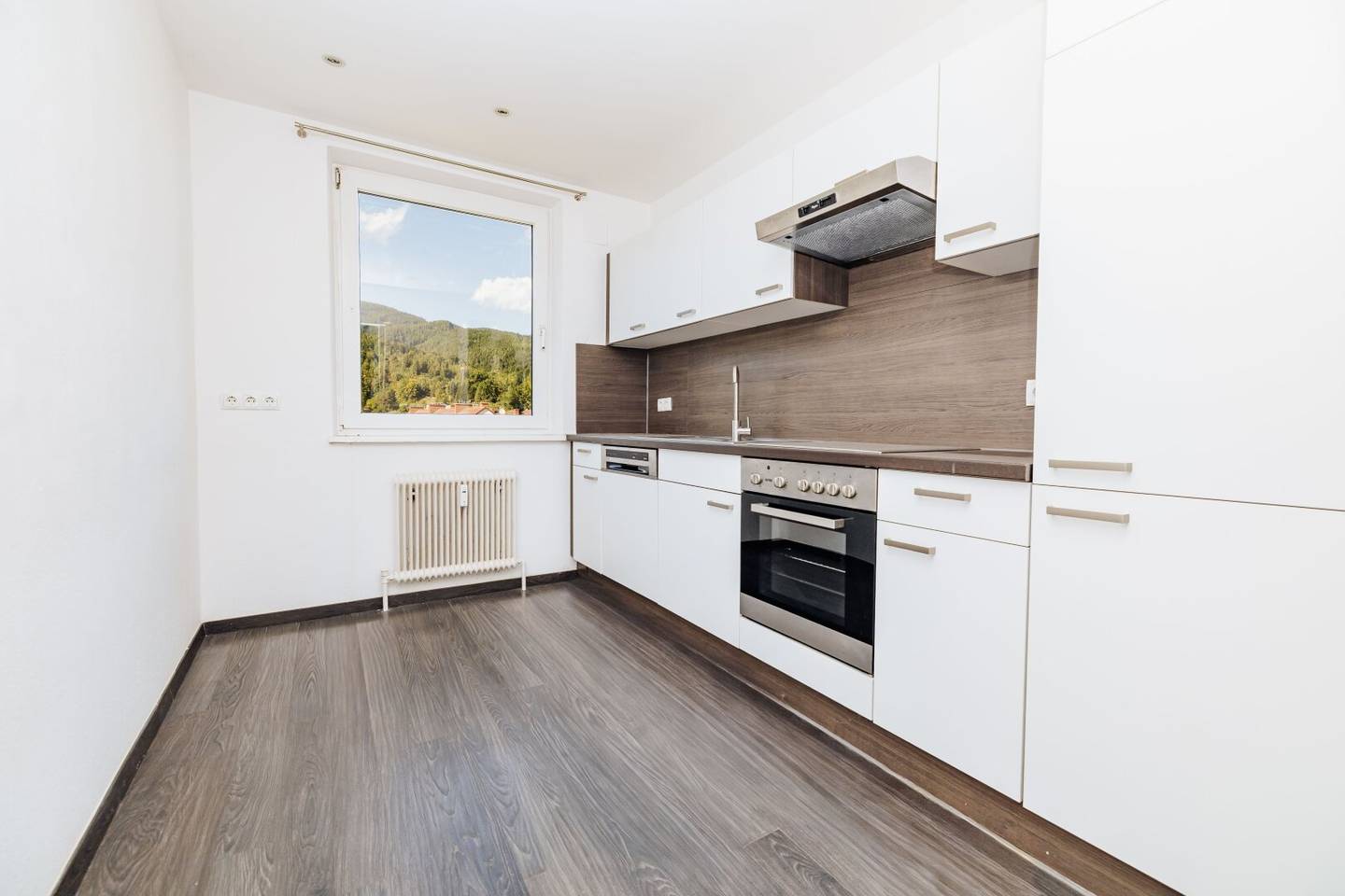 Two loggias, five rooms, family apartment, elevator, separate kitchen, dream view, Leoben, available immediately, Projekt Wohnen
