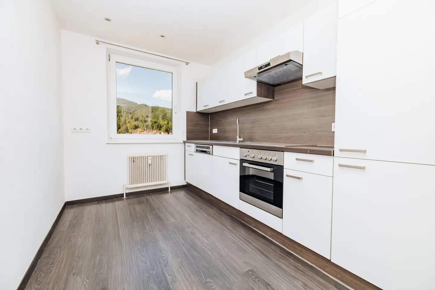 Two loggias, five rooms, family apartment, elevator, separate kitchen, dream view, Leoben, available immediately, Projekt Wohnen
