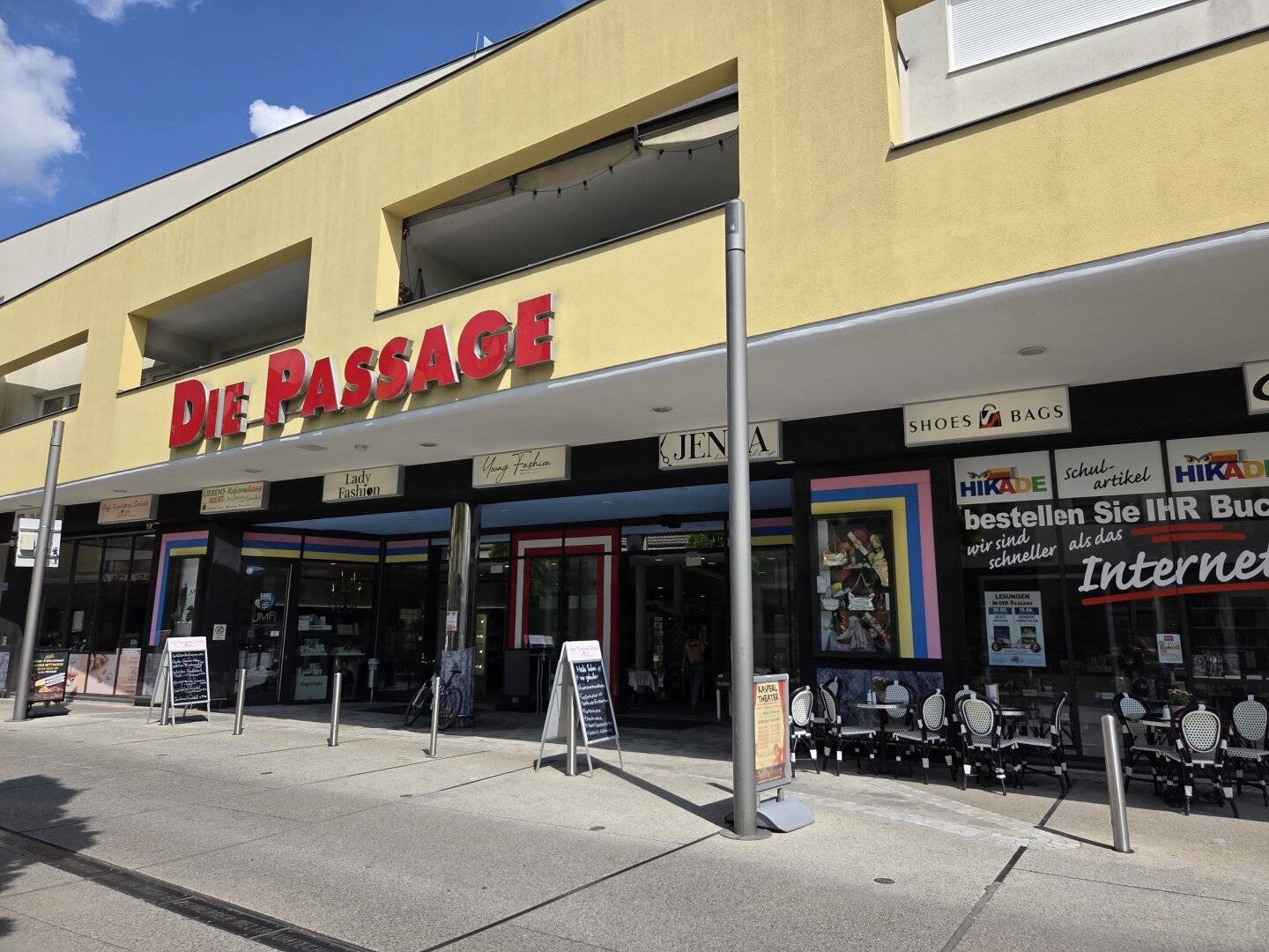 Commercial premises in an exclusive location in the center of Leobersdorf and German? No, sorry
