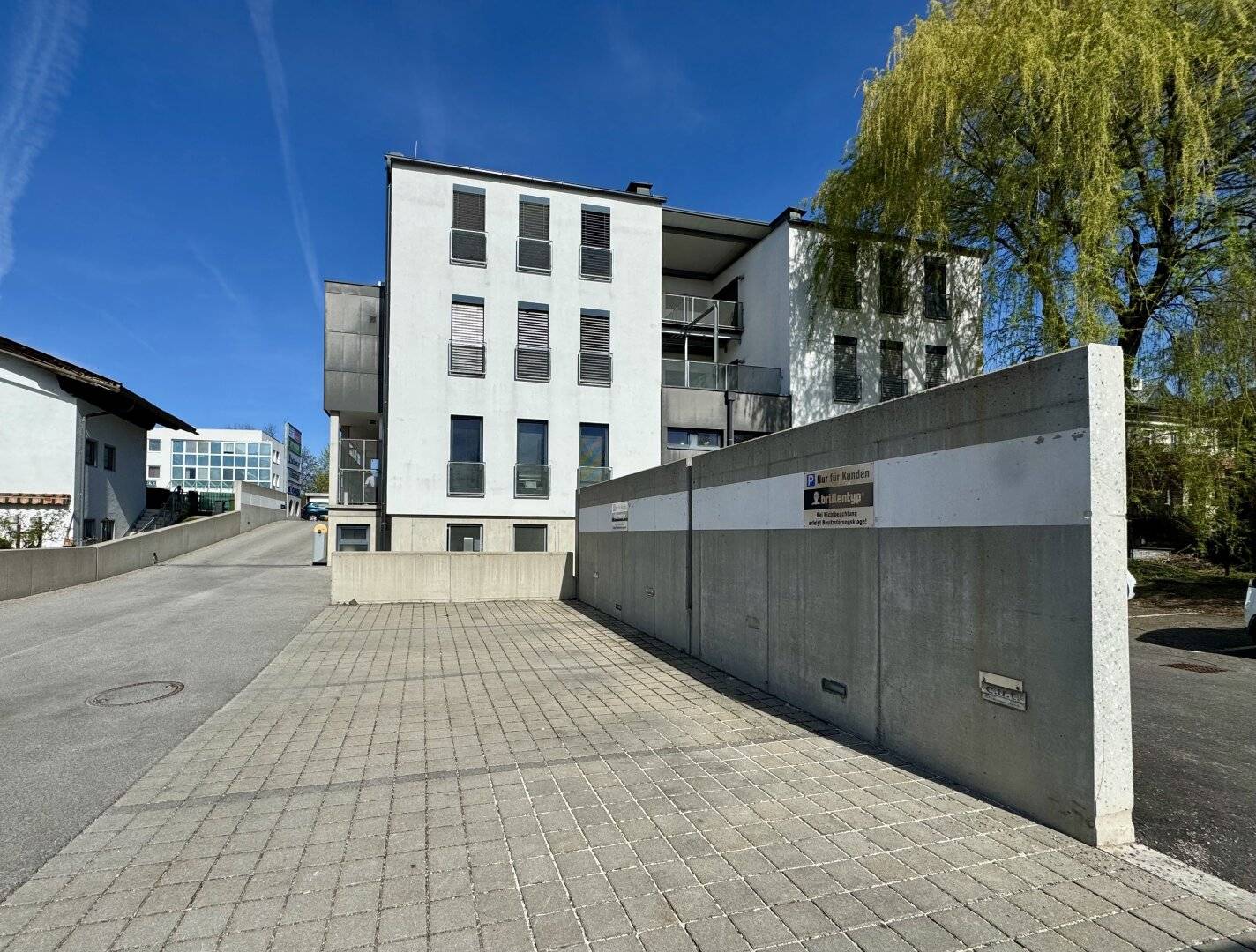 Modern business or practice premises in Villach for rent, Modern business or practice premises in Villach for rent? No, we must keep it clean.