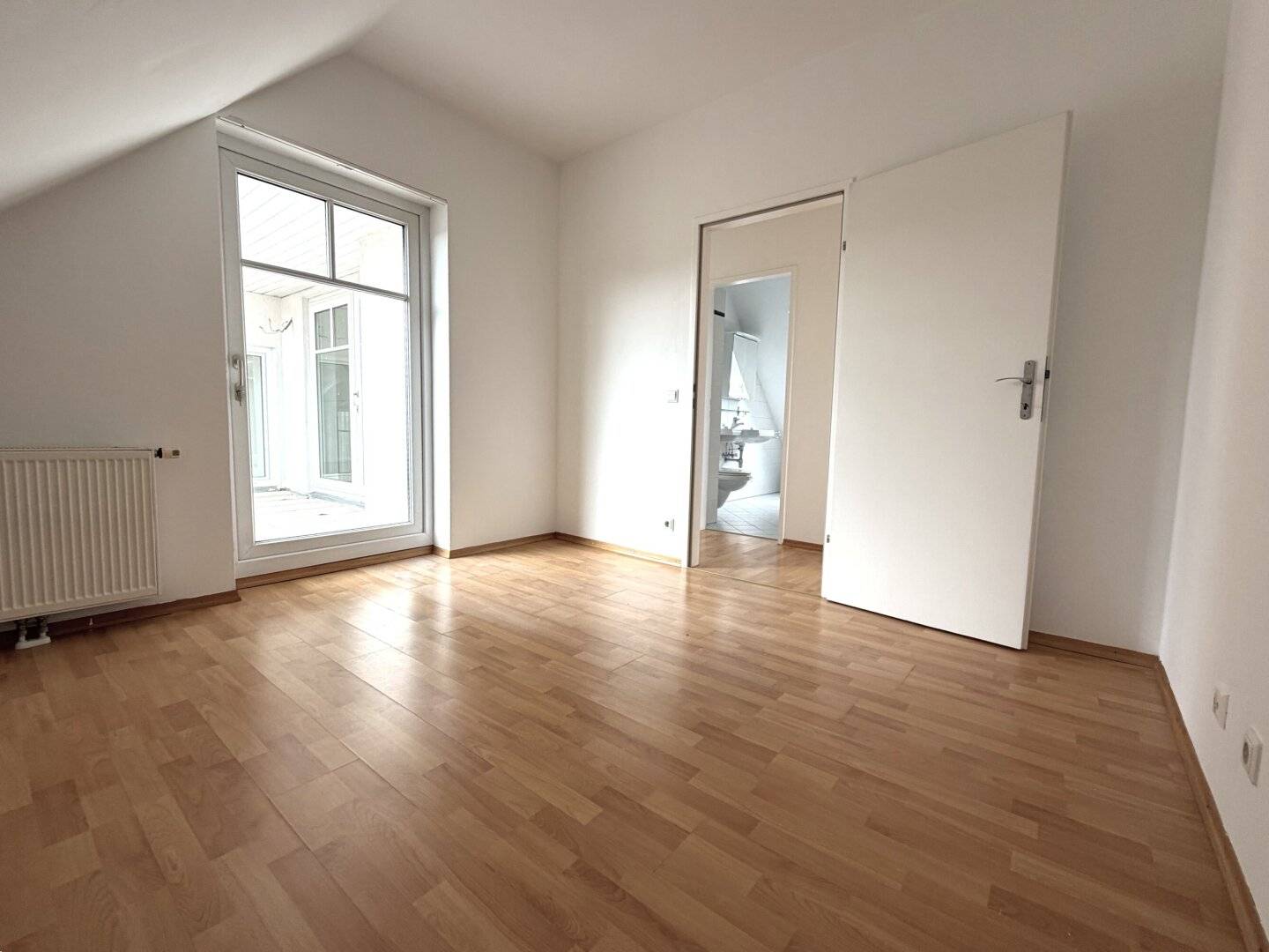 Charmante 4 Zimmerwohnung mit 2 Terrassen in Grünruhelage