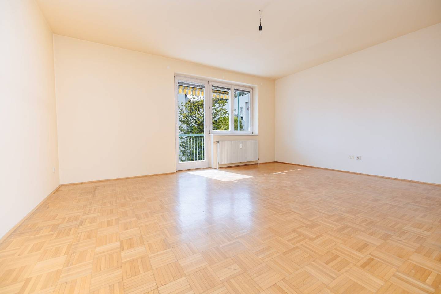 Balcony, well kept, bright apartment, bathtub, light filled, central, Projekt Wohnen