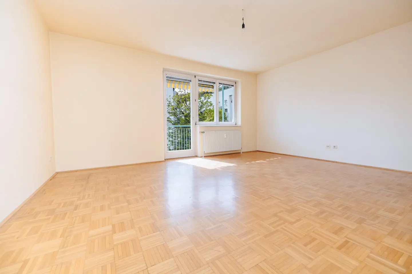 BALKON I GEPFLEGT I HELLE WOHNUNG I BADEWANNE I LICHTDURCHFLUTET I ZENTRAL I PROJEKT WOHNEN