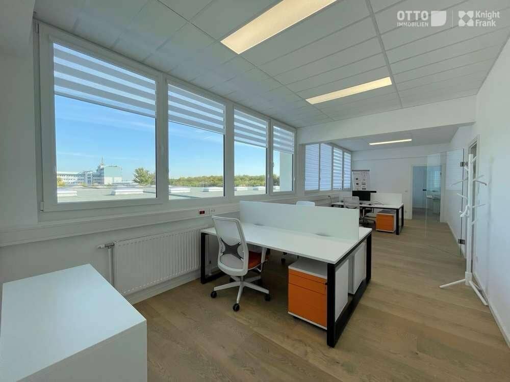 Wohnung with office and storage space near A22