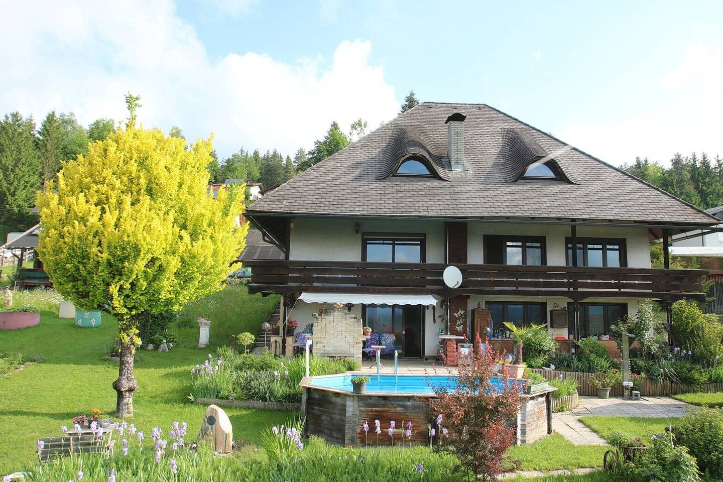 Unique estate with character, quality and impressive view in Wernberg for sale