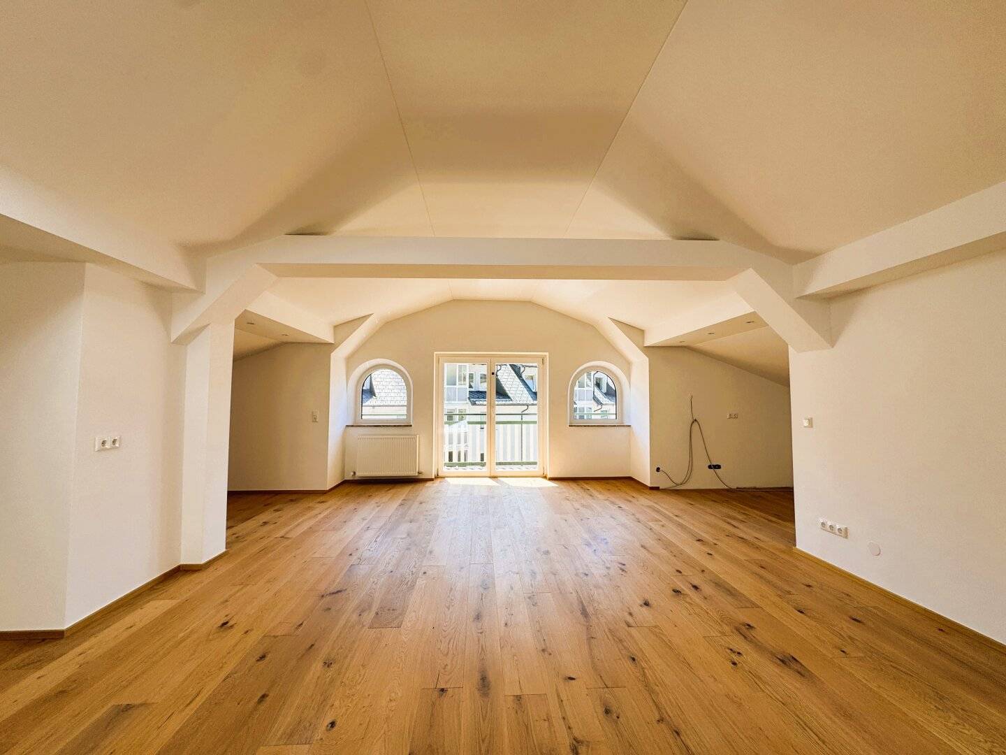 Exklusive Vier-Zimmer-Wohnung mit Terrasse und Balkon | BAD ISCHL