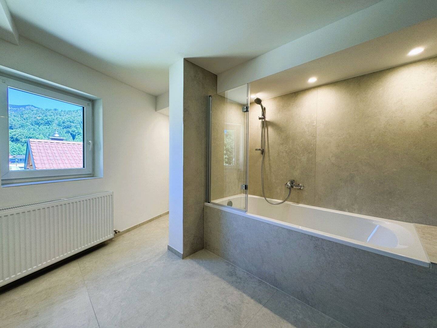 Exklusive Vier-Zimmer-Wohnung mit Terrasse und Balkon | BAD ISCHL
