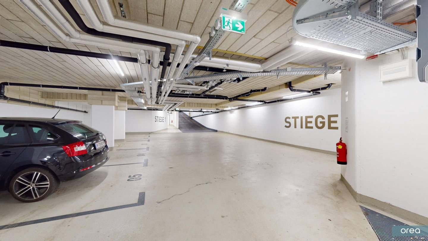 orea | Parken bei Donaufelder Straße 95 | Virtuell besichtigen · Online anmieten