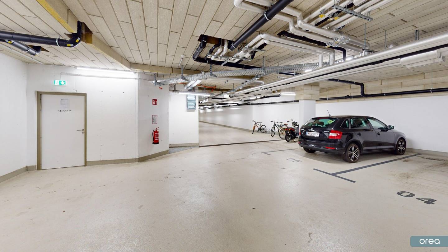 orea | Parken bei Donaufelder Straße 95 | Virtuell besichtigen · Online anmieten