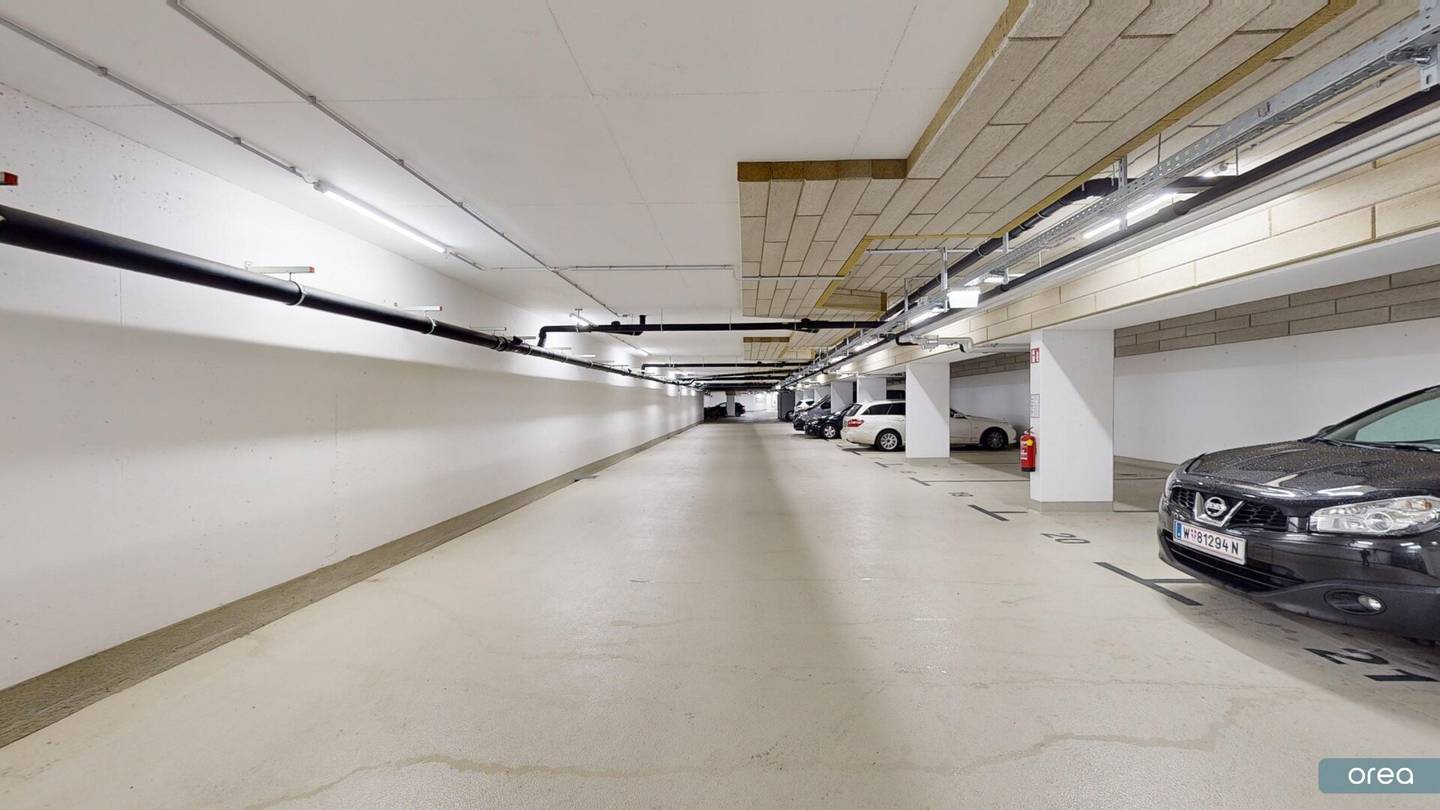 orea | Parken bei Donaufelder Straße 95 | Virtuell besichtigen · Online anmieten