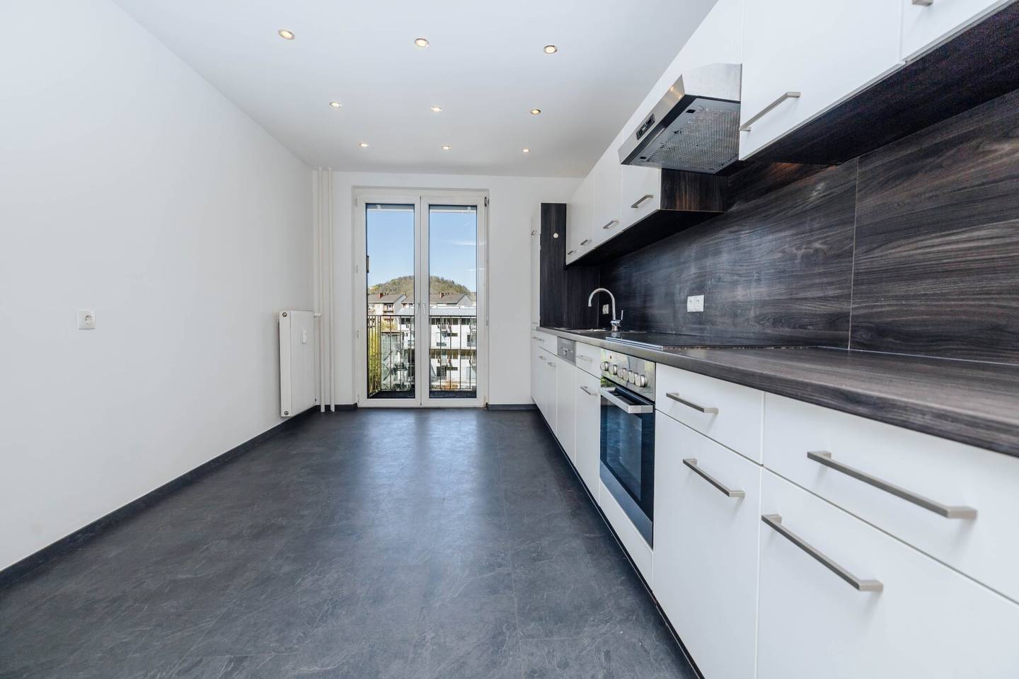 Sunny Loggia Completely Renovated 3-Room Apartment Best Location in Lend Bright &amp; Airy Quiet Living Pet-Friendly Home PROJEKT WOHNEN