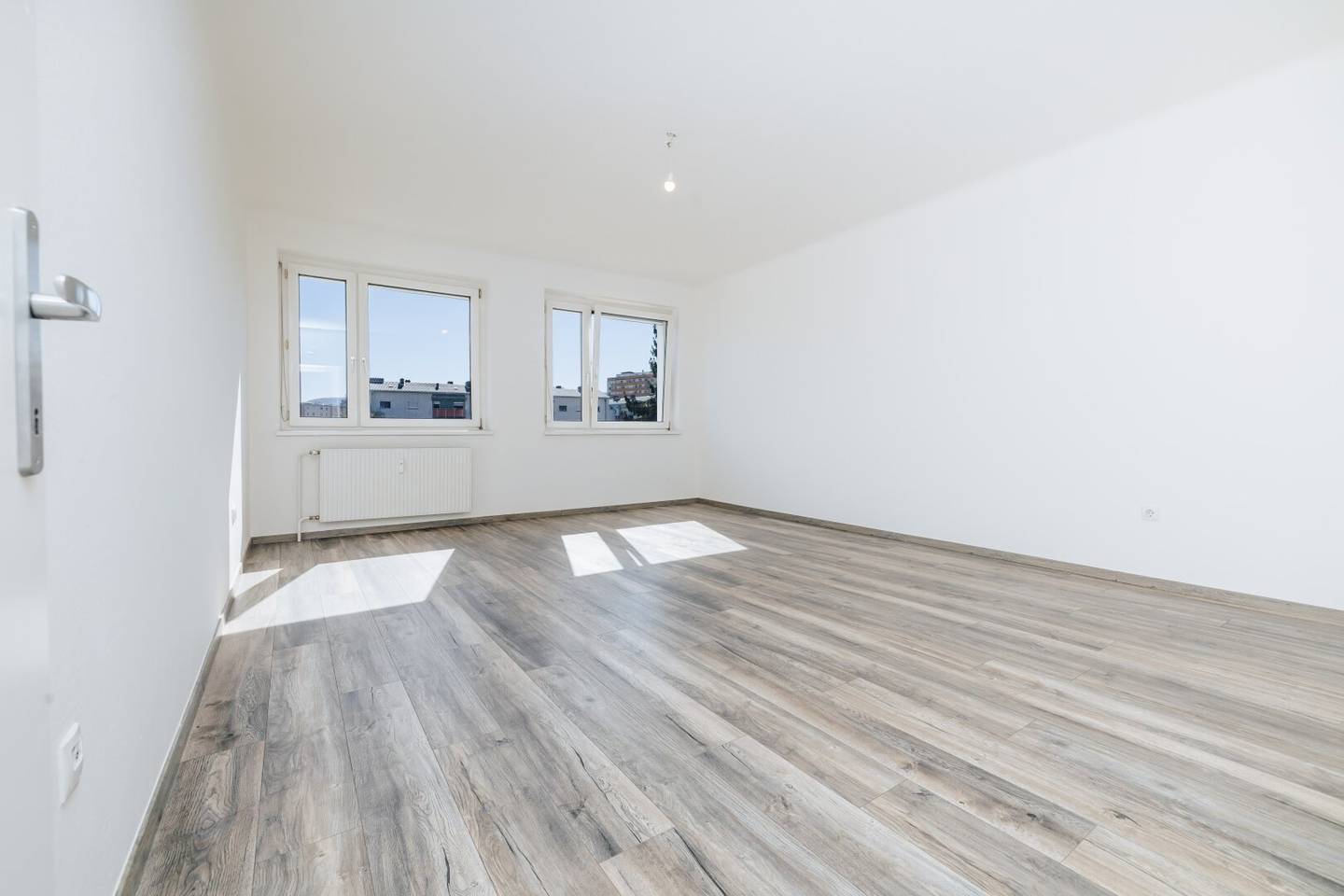 Sunny Loggia Completely Renovated 3-Room Apartment Best Location in Lend Bright &amp; Airy Quiet Living Pet-Friendly Home PROJEKT WOHNEN