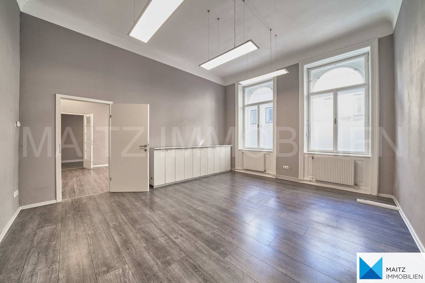 Old building office space with 3 rooms | Garage optional | near Naschmarkt &amp; U4