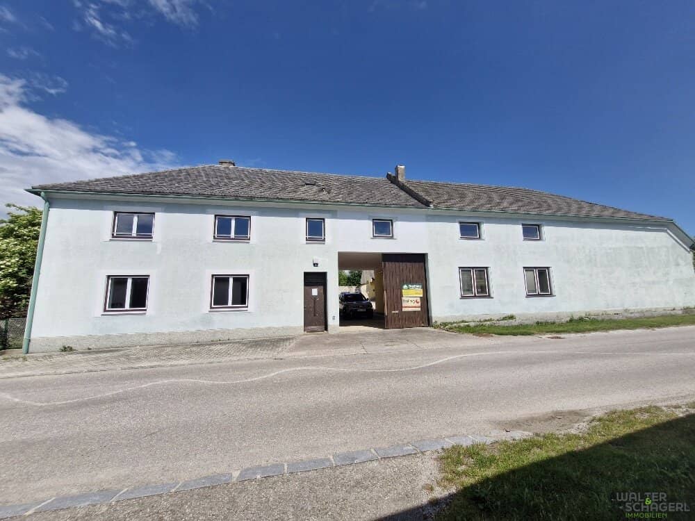 Lovingly renovated farmhouse with plenty of space
