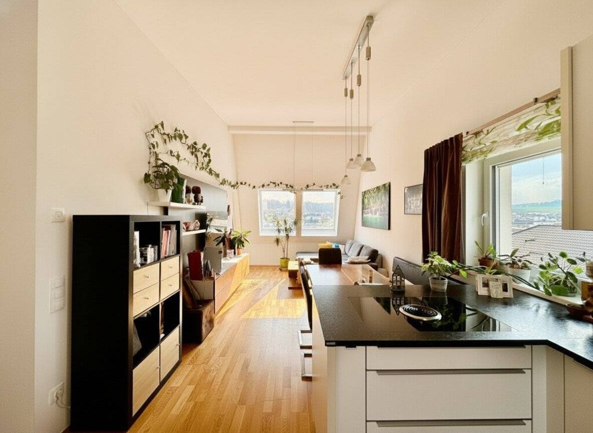 GEPFLEGTE DACHGESCHOSSWOHNUNG  II  HOCHWERTIGE AUSSTATTUNG  II  EINZELGARAGE + FREISTELLPLATZ  II  ZENTRUM KATSDORF
