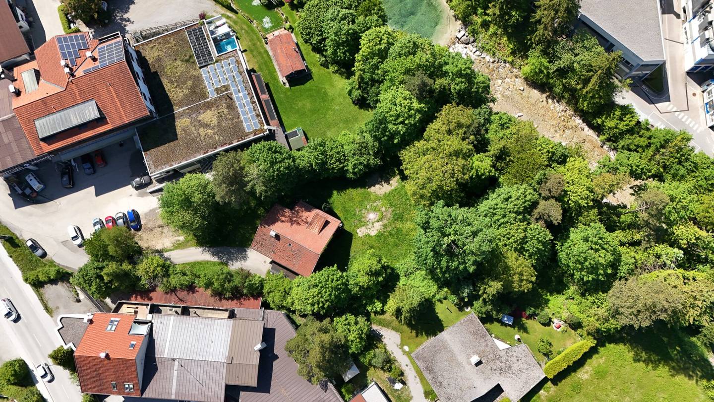 Living in the Green 2 room Garden Apartment in Ebbs,