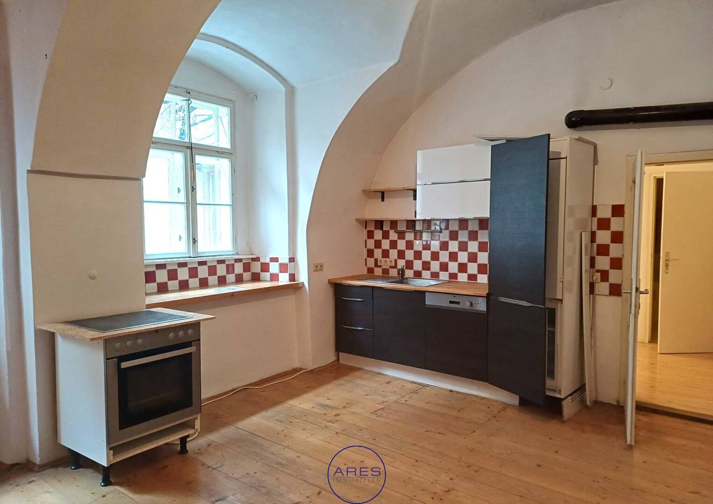 Krems - Stein: extravagant, spacious rental apartment in one of the oldest heritage-protected houses in Stein