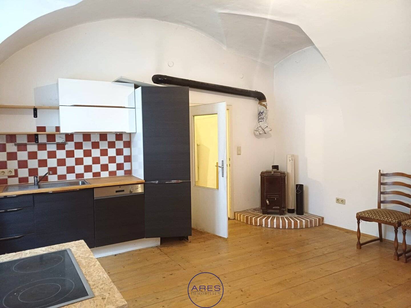 Krems - Stein: extravagant, spacious rental apartment in one of the oldest heritage-protected houses in Stein