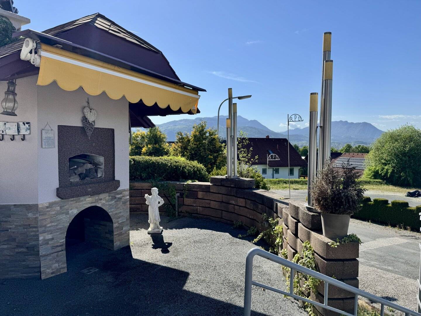 A site with character: gastronomy and residential property with great development potential for sale