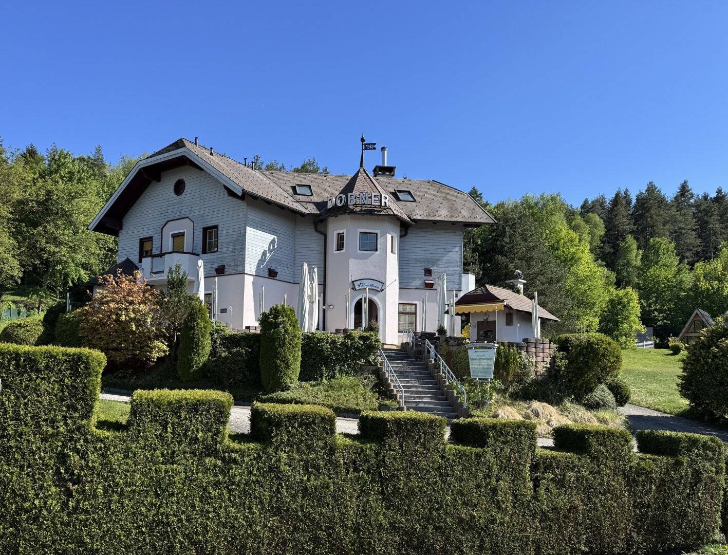 A site with character: gastronomy and residential property with great development potential for sale