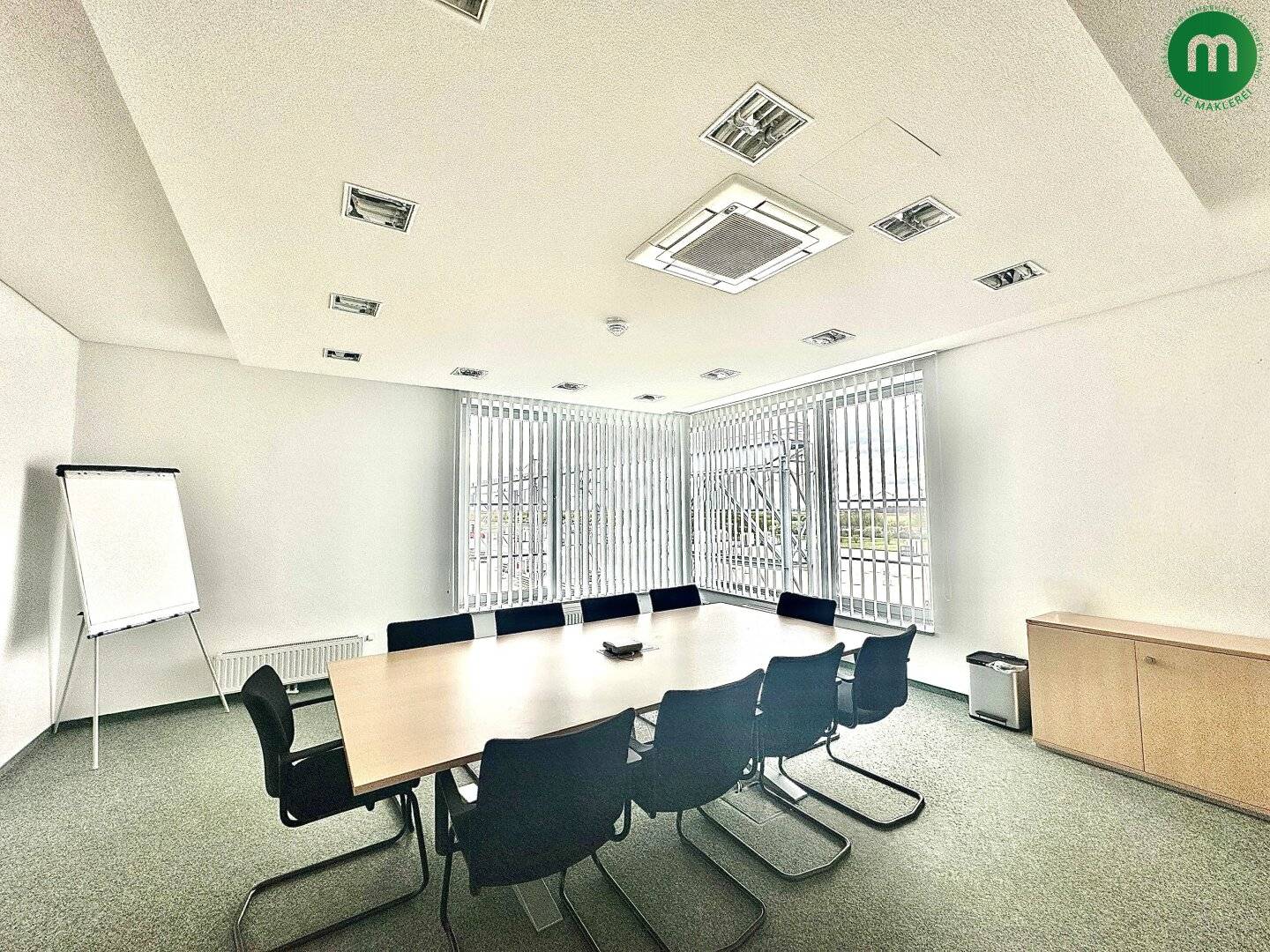 Furnished office floor with a practical layout for rent