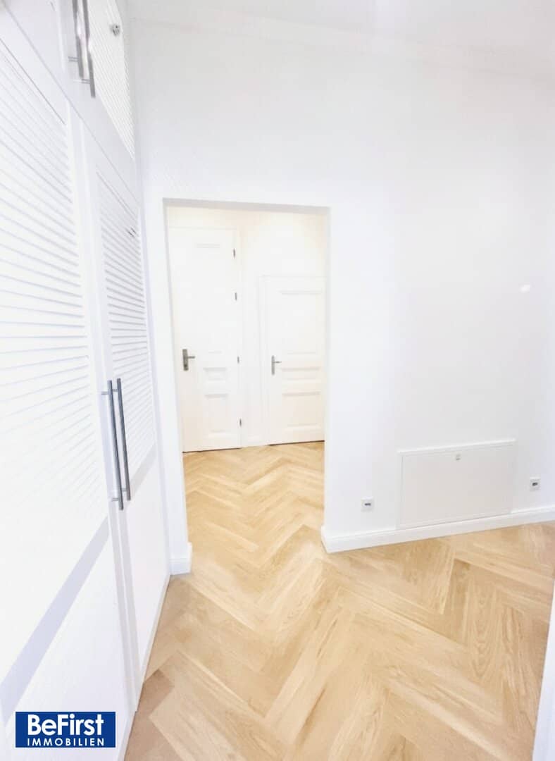 First occupancy after high-quality renovation: Beautiful 3-room apartment with a very good layout
тиш”,