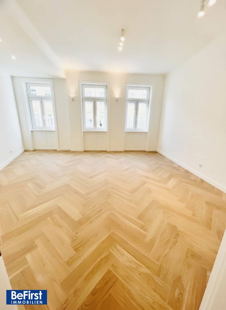 First occupancy after high-quality renovation: Beautiful 3-room apartment with a very good layout
тиш”,