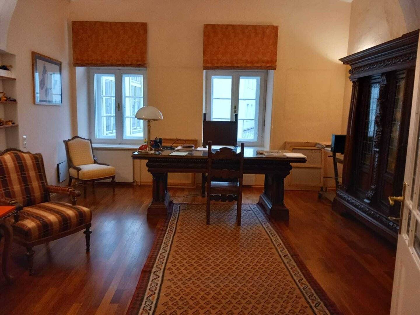 Elegant old building apartment with vaulted ceiling at the Villacher Hauptplatz