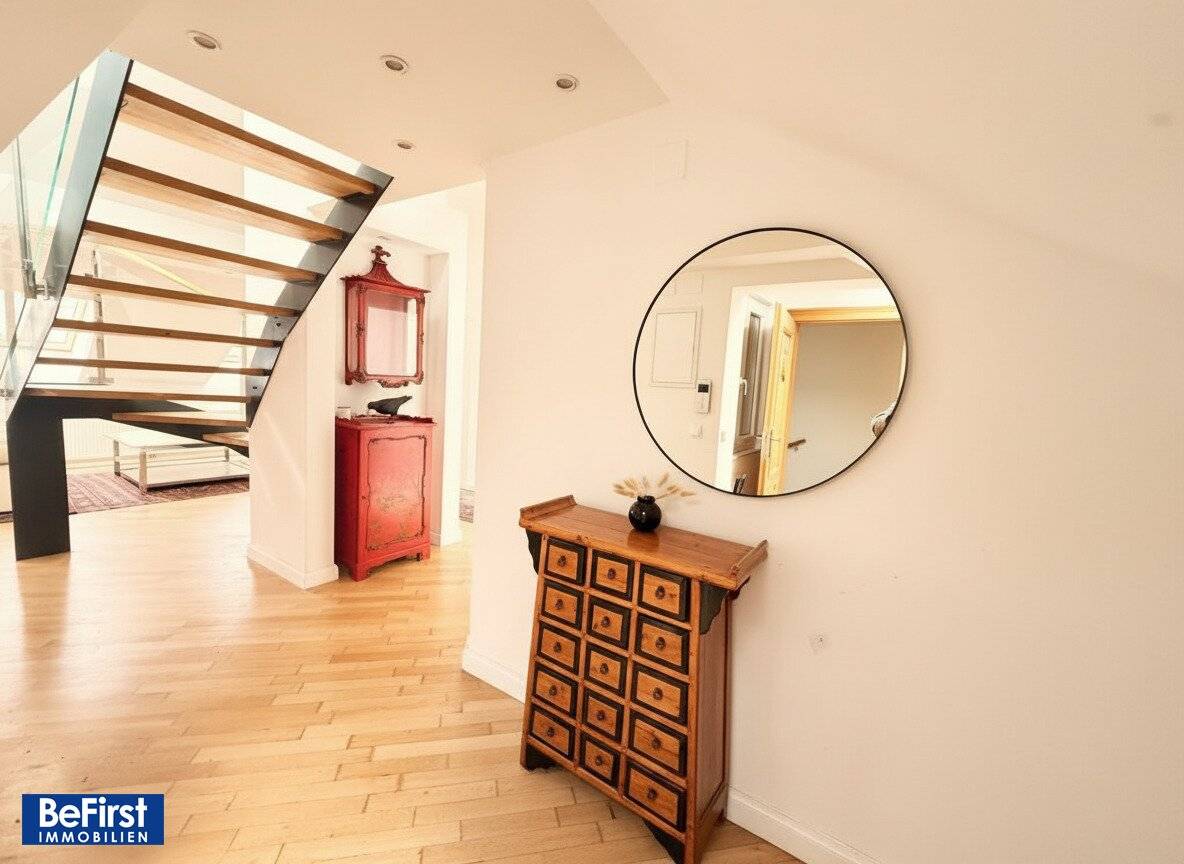 Magnificent roof terrace apartment in the exclusive Villa Jahn