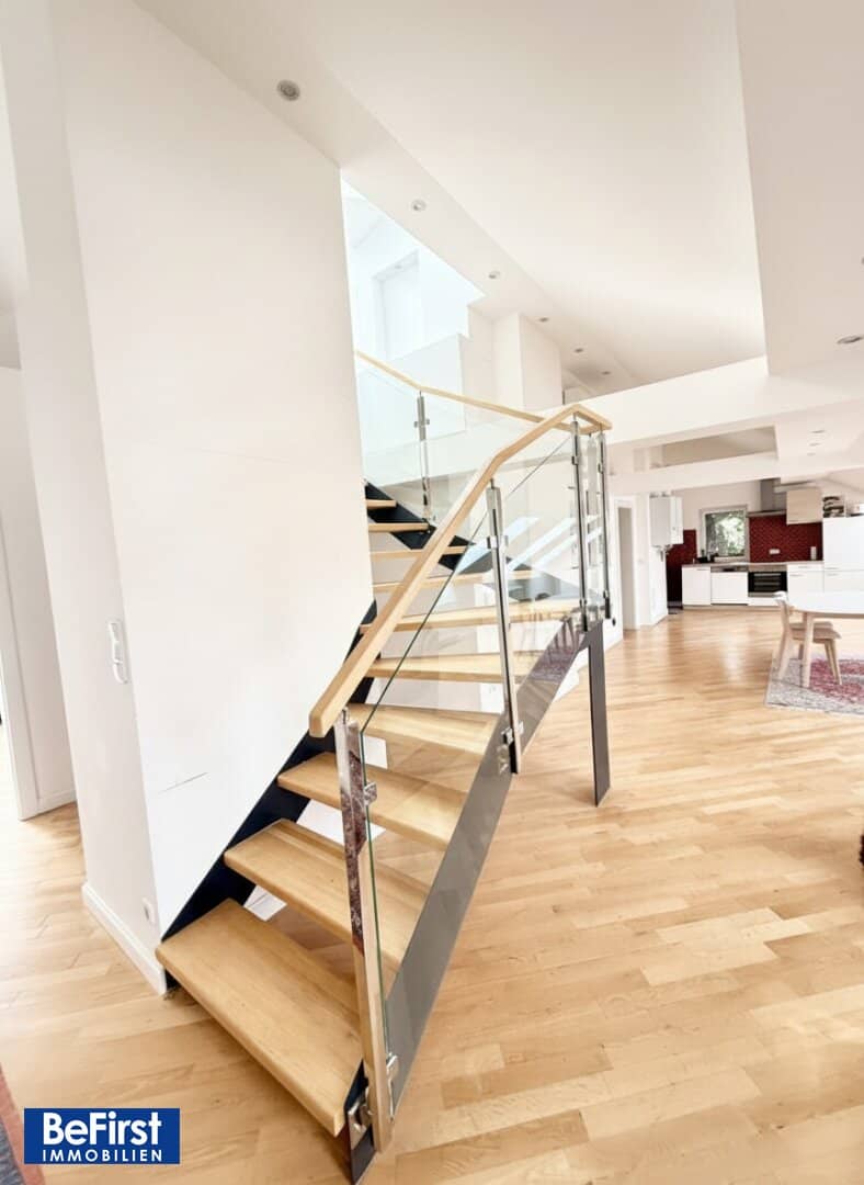 Magnificent roof terrace apartment in the exclusive Villa Jahn