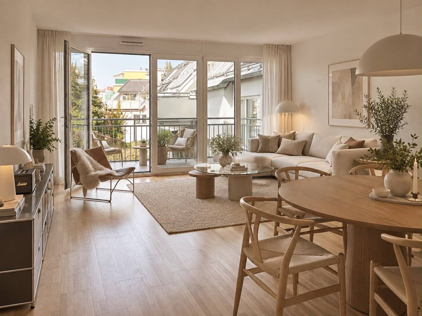 AM KÜHBERG / SCHWALBENNEST: Sympathische, helle 4-Zimmer-Wohnung mit großem Sonnenbalkon