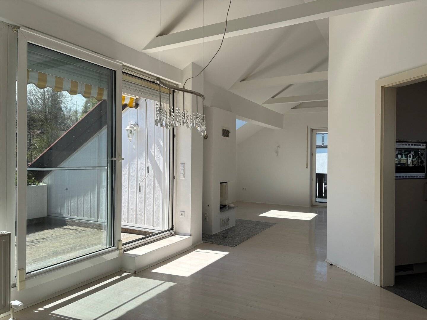 FERIENWOHNUNG NÄHE SALZBURG: Sonnige 3,5-Zimmer-Terrassenwohnung mit traumhaftem Panoramablick in Koppl (Zweitwohnsitzwidmung)