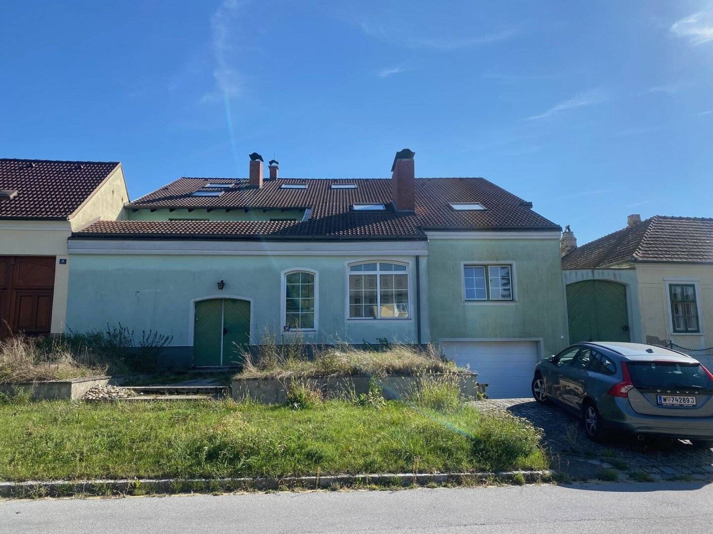 WEINVIERTEL - nur 44km bis Wien: GEMEINSAM wohnen im Mehrfamilienhaus mit großem Garten, viel Potential und freier Baufläche