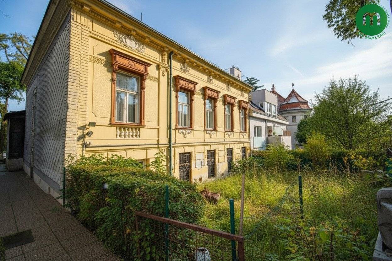 Old villa from the turn of the century on an approximately 1,770 m² plot