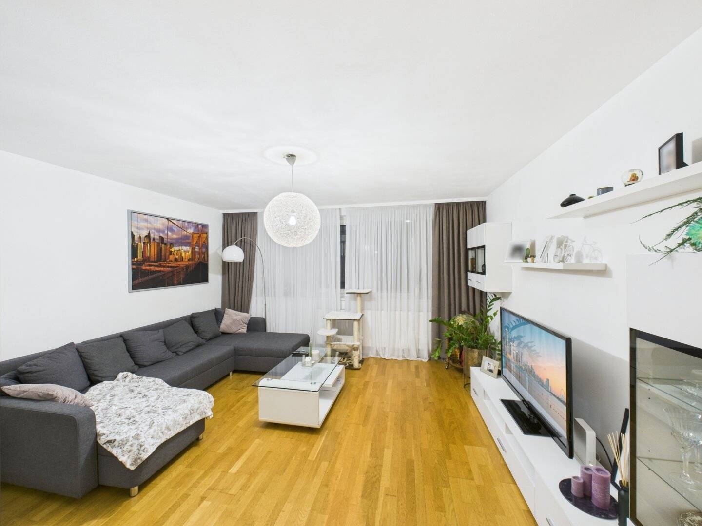 Dream apartment in 1100 Vienna: 4 rooms, balcony, 108m² for €375,000! View now!