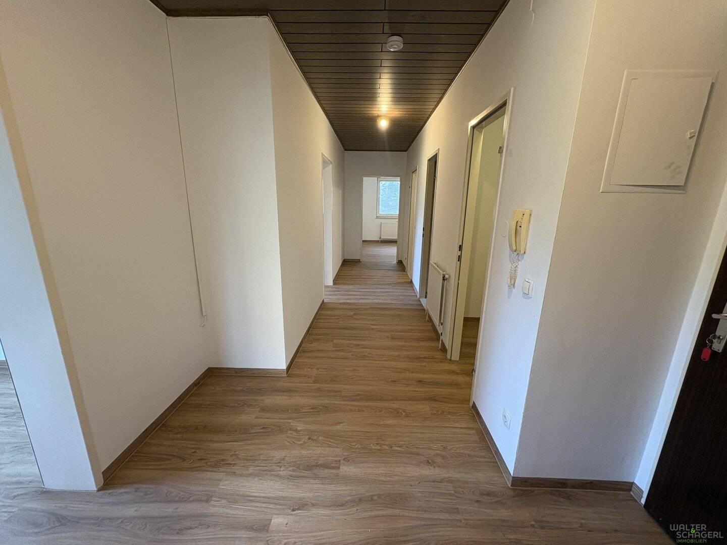 Bright 3 room apartment with loggia